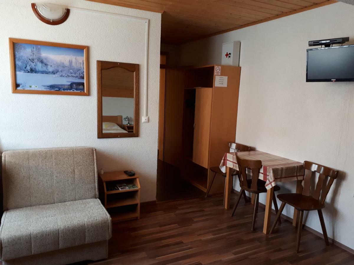Apartment House Jole *